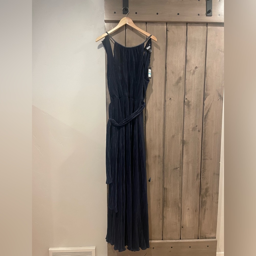 Mother of the bride / groom. DKNY gown. Beautiful navy blue.